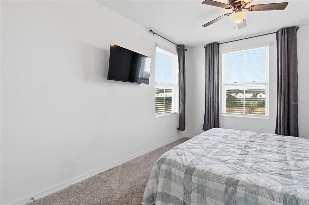 En Venta: $338,600 (3 camas, 2 baños, 1653 Pies cuadrados)