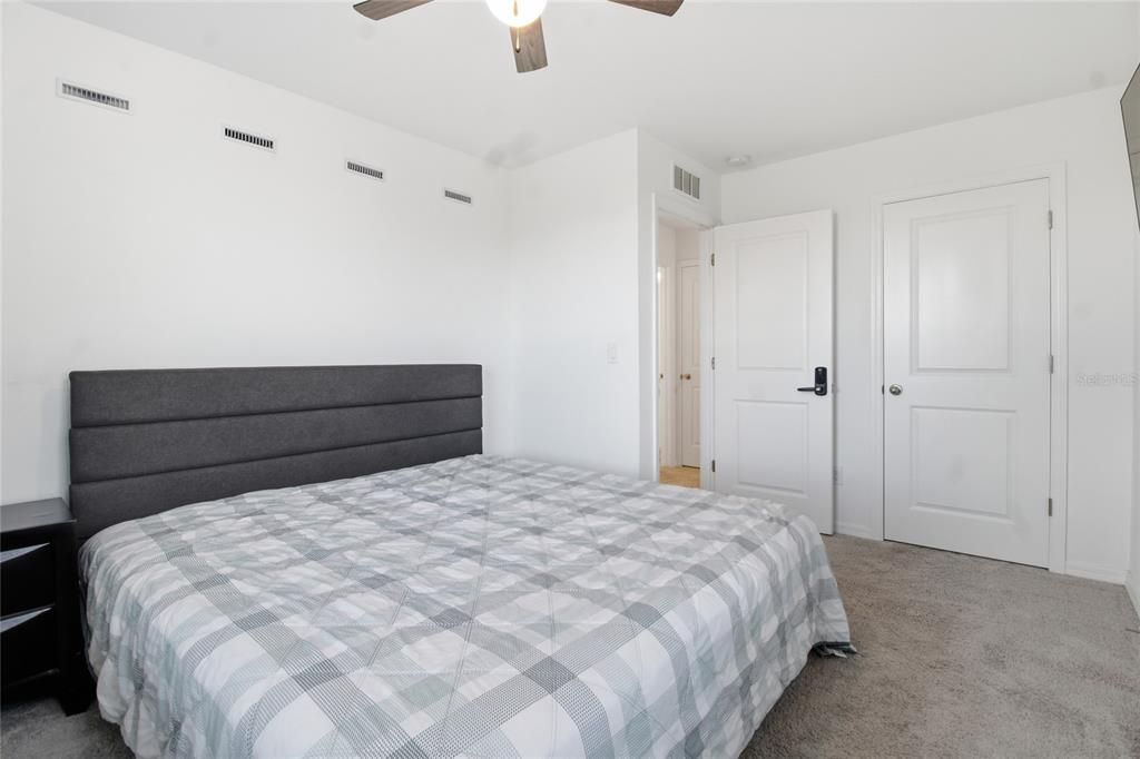 En Venta: $338,600 (3 camas, 2 baños, 1653 Pies cuadrados)