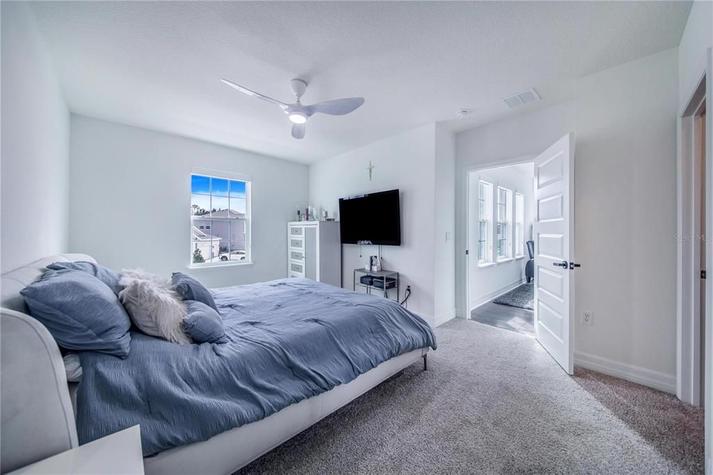 For Sale: $1,199,000 (5 beds, 5 baths, 3416 Square Feet)