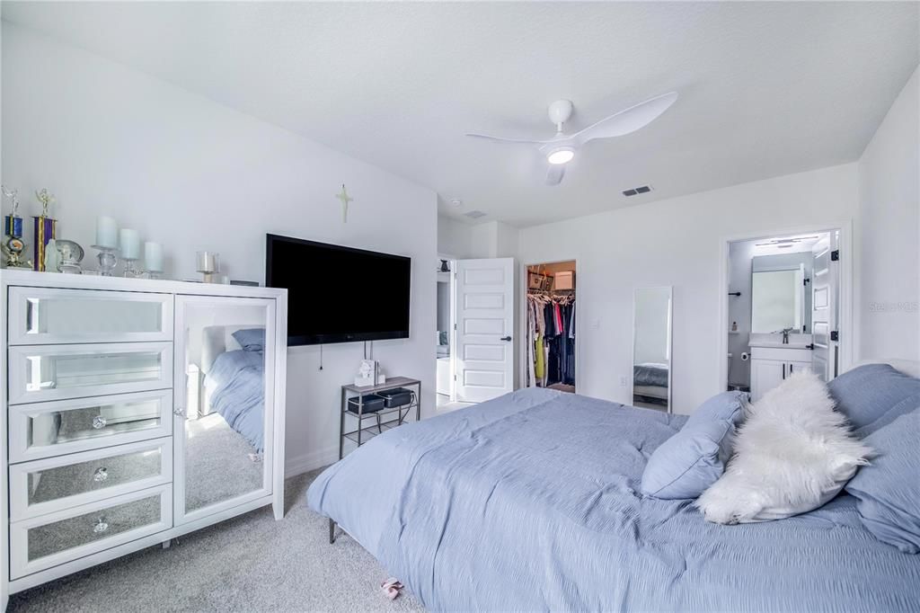 For Sale: $1,199,000 (5 beds, 5 baths, 3416 Square Feet)