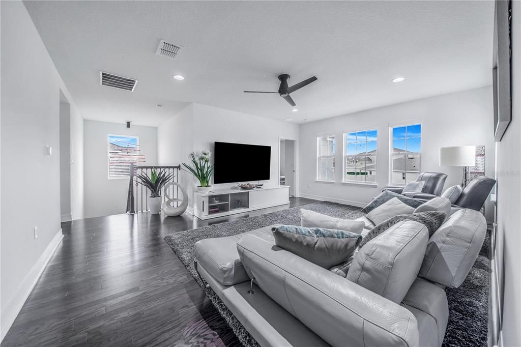 For Sale: $1,199,000 (5 beds, 5 baths, 3416 Square Feet)