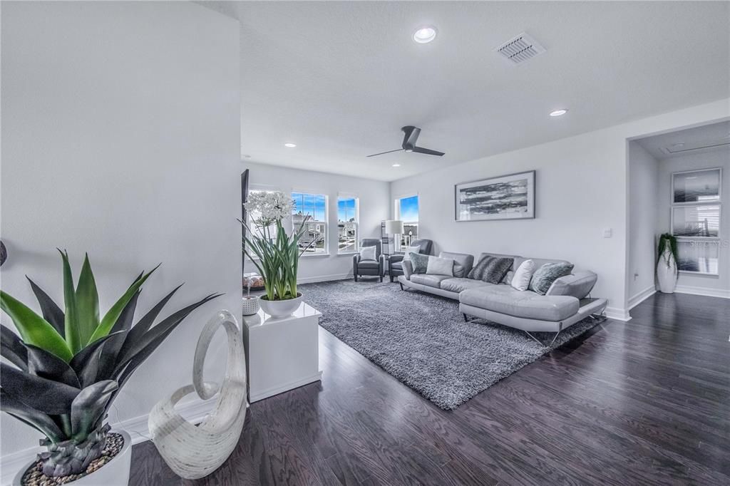 For Sale: $1,199,000 (5 beds, 5 baths, 3416 Square Feet)