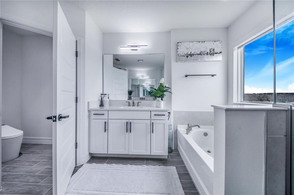 For Sale: $1,199,000 (5 beds, 5 baths, 3416 Square Feet)