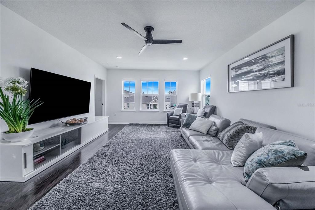 For Sale: $1,199,000 (5 beds, 5 baths, 3416 Square Feet)