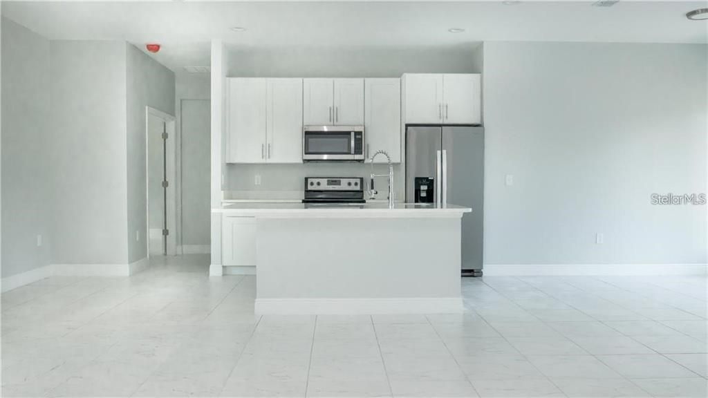 For Rent: $2,219 (4 beds, 2 baths, 1616 Square Feet)