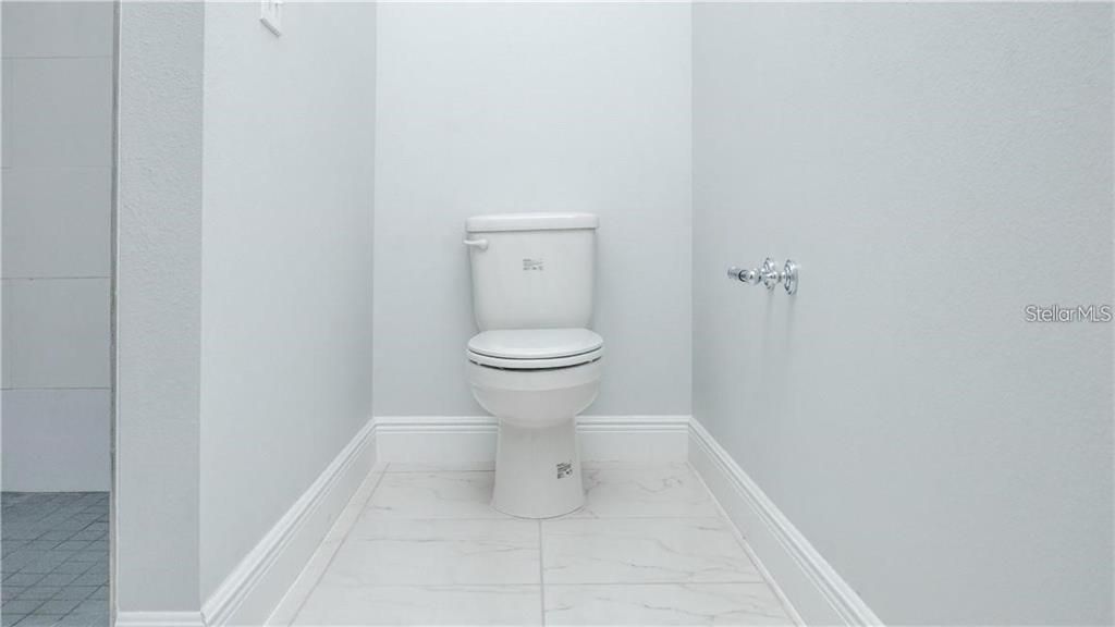 For Rent: $2,219 (4 beds, 2 baths, 1616 Square Feet)