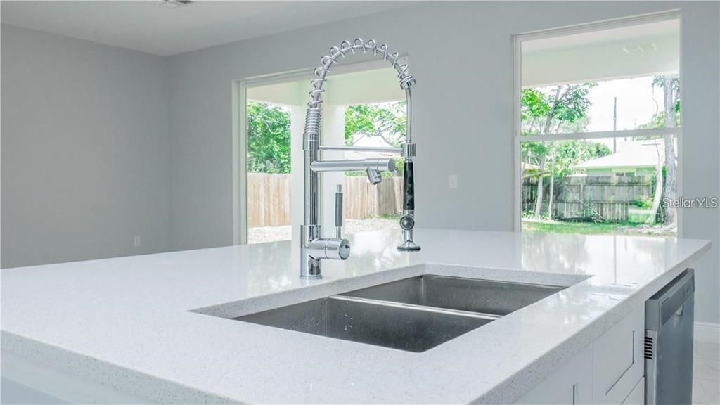 For Rent: $2,219 (4 beds, 2 baths, 1616 Square Feet)