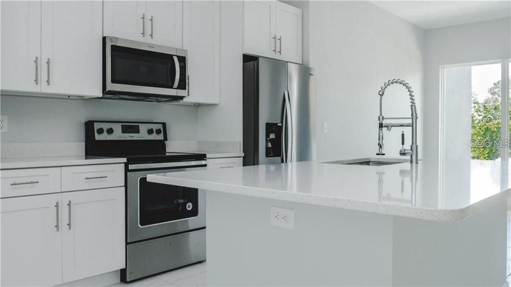 For Rent: $2,219 (4 beds, 2 baths, 1616 Square Feet)