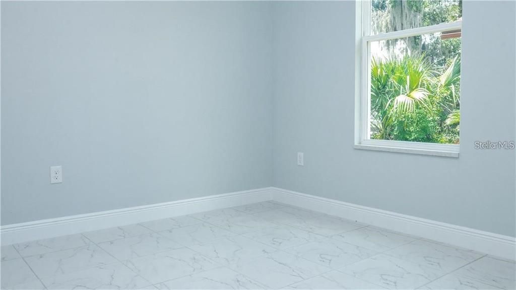 For Rent: $2,219 (4 beds, 2 baths, 1616 Square Feet)