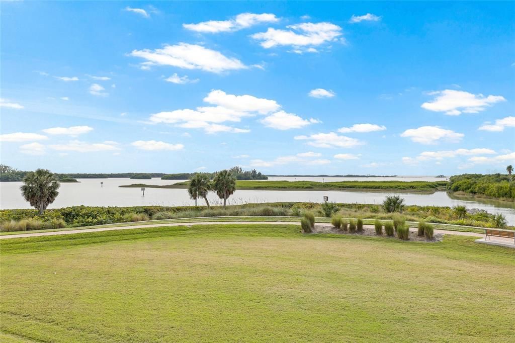 出租: $9,000 (3 贝兹, 3 浴室, 2850 平方英尺)