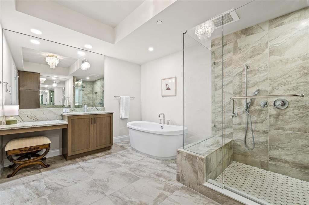 出租: $9,000 (3 贝兹, 3 浴室, 2850 平方英尺)