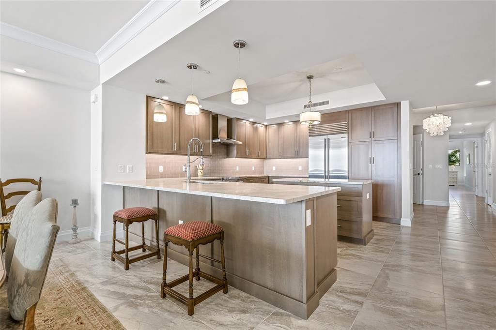 出租: $9,000 (3 贝兹, 3 浴室, 2850 平方英尺)