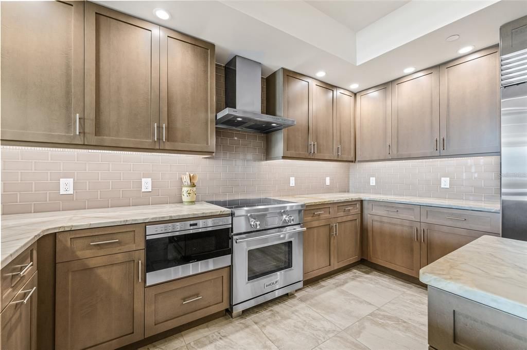 出租: $9,000 (3 贝兹, 3 浴室, 2850 平方英尺)