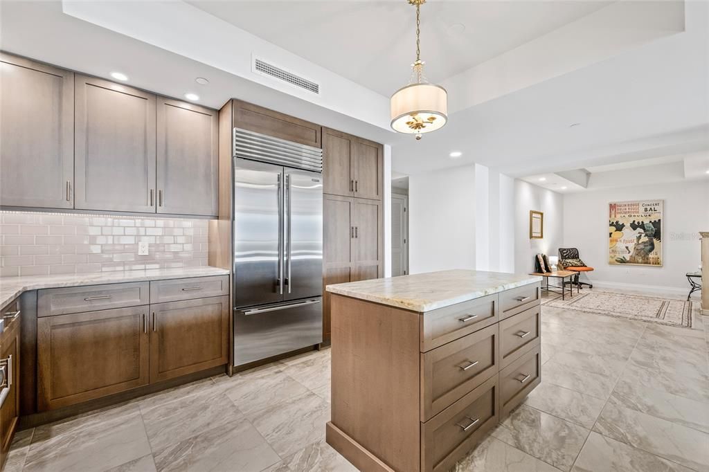 出租: $9,000 (3 贝兹, 3 浴室, 2850 平方英尺)