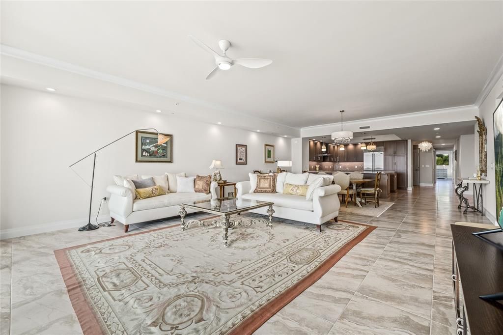 出租: $9,000 (3 贝兹, 3 浴室, 2850 平方英尺)