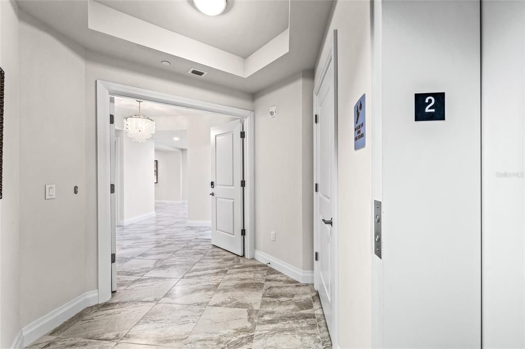 出租: $9,000 (3 贝兹, 3 浴室, 2850 平方英尺)