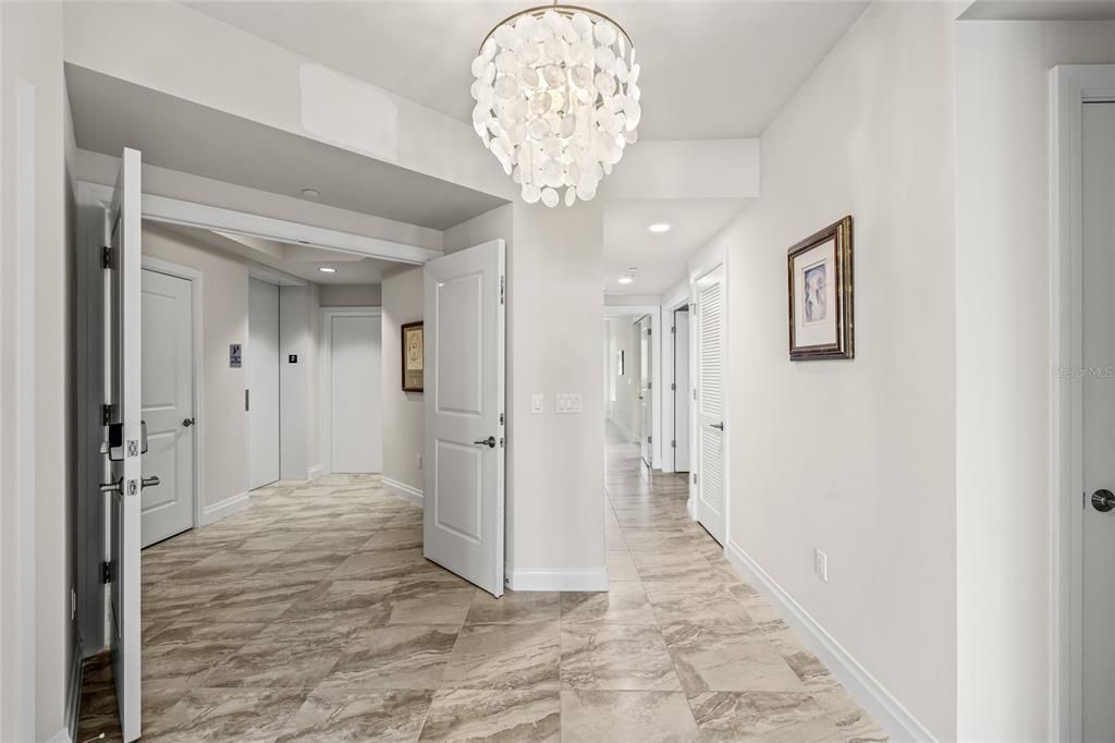 出租: $9,000 (3 贝兹, 3 浴室, 2850 平方英尺)