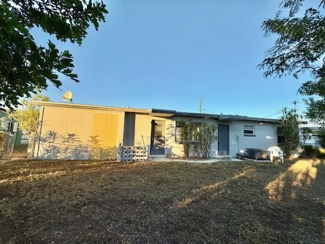 For Sale: $159,900 (3 beds, 1 baths, 1065 Square Feet)