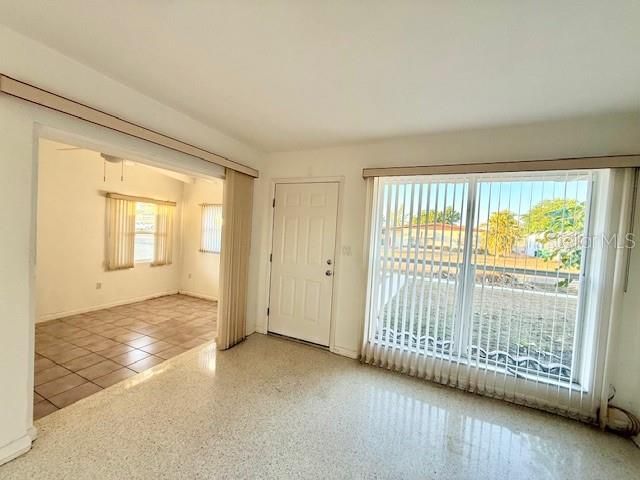 For Sale: $159,900 (3 beds, 1 baths, 1065 Square Feet)