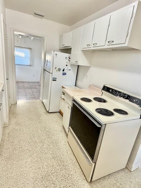 For Sale: $159,900 (3 beds, 1 baths, 1065 Square Feet)