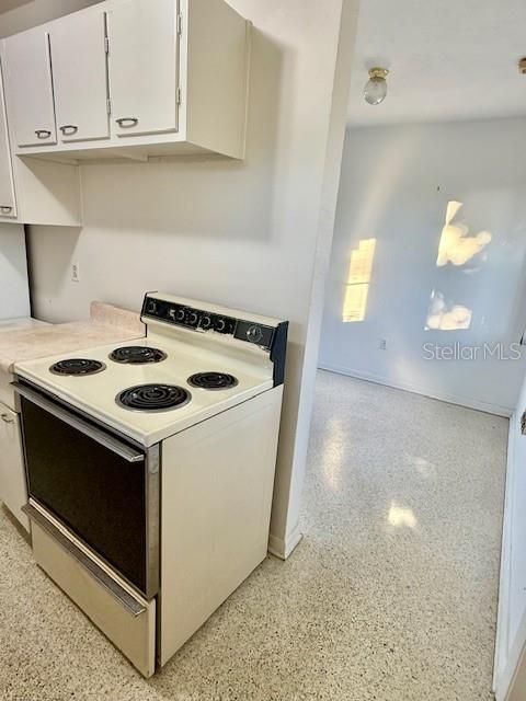 For Sale: $159,900 (3 beds, 1 baths, 1065 Square Feet)