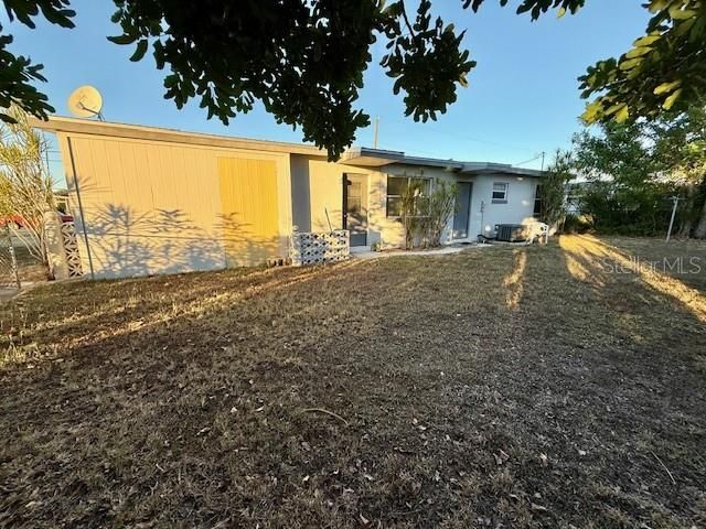 For Sale: $159,900 (3 beds, 1 baths, 1065 Square Feet)