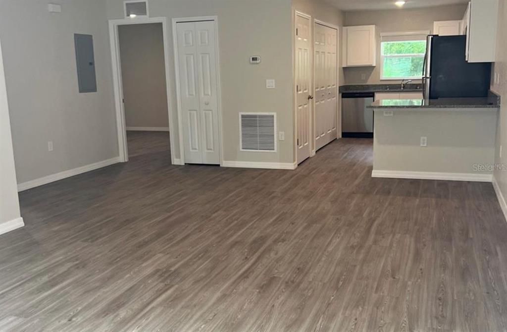 В аренду: $1,400 (2 спален, 2 ванн, 984 Квадратных фут)