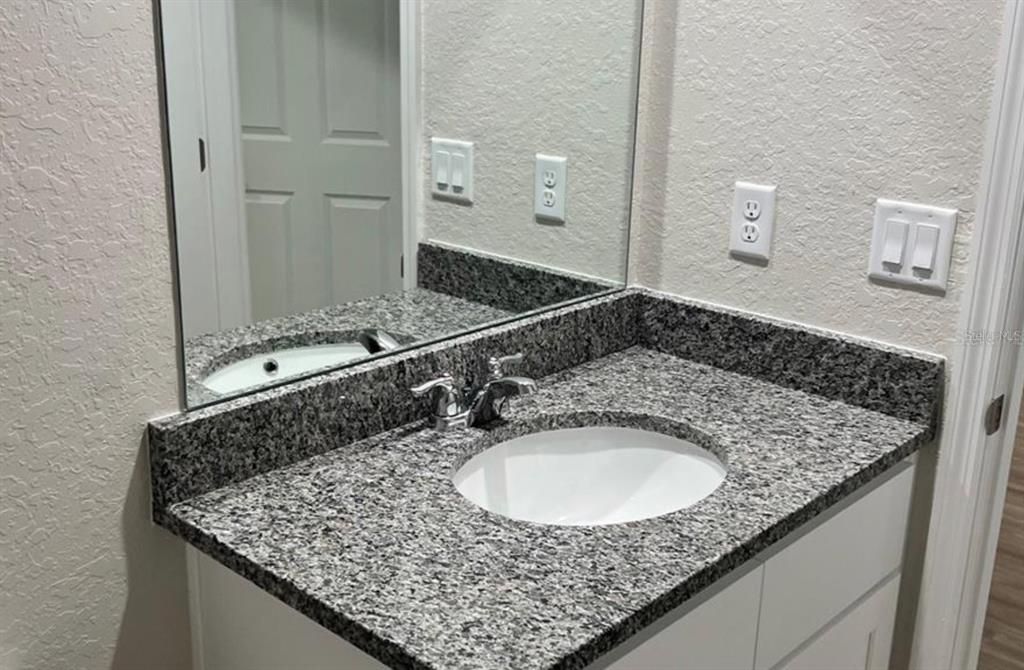 В аренду: $1,400 (2 спален, 2 ванн, 984 Квадратных фут)