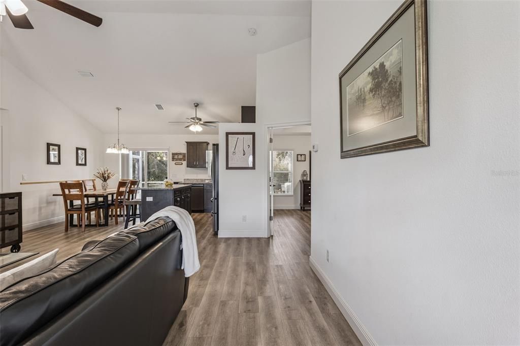 待售: $375,000 (3 贝兹, 2 浴室, 1122 平方英尺)