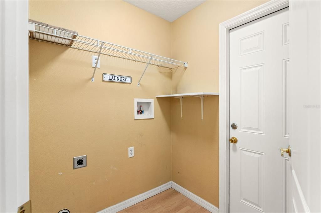 For Sale: $319,900 (3 beds, 2 baths, 1482 Square Feet)