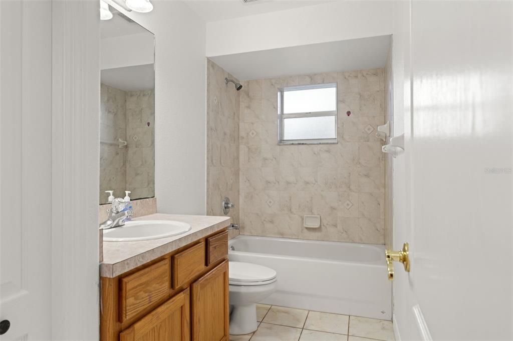 For Sale: $319,900 (3 beds, 2 baths, 1482 Square Feet)