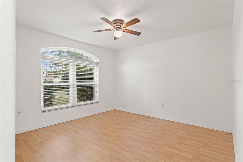 For Sale: $319,900 (3 beds, 2 baths, 1482 Square Feet)