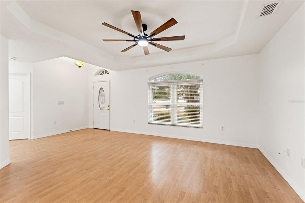 For Sale: $319,900 (3 beds, 2 baths, 1482 Square Feet)