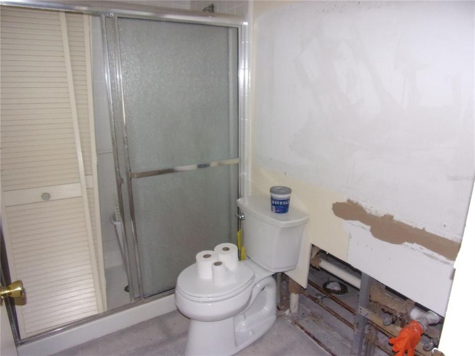 For Sale: $119,995 (2 beds, 2 baths, 979 Square Feet)