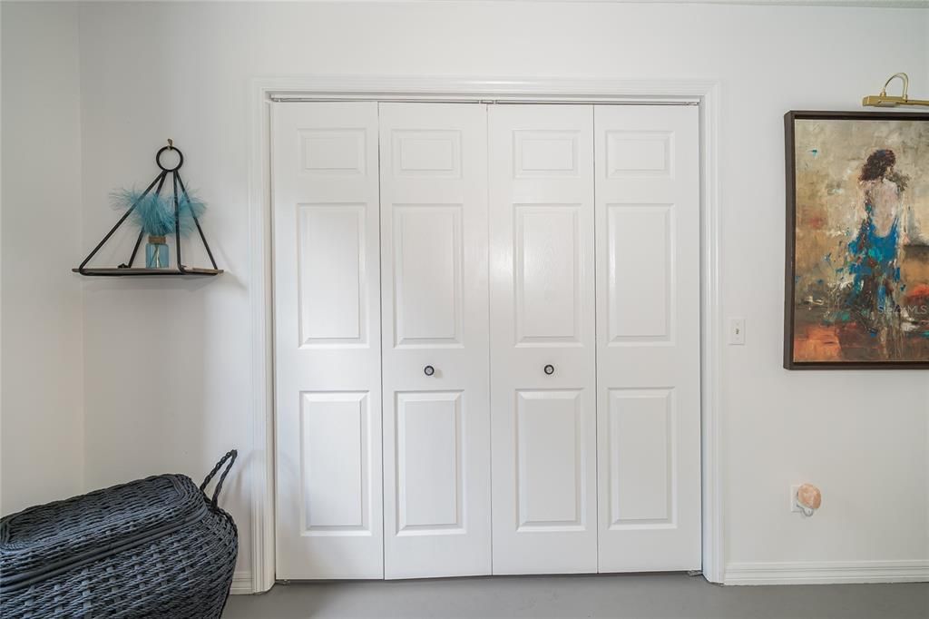 На продажу: $319,000 (2 спален, 2 ванн, 1434 Квадратных фут)