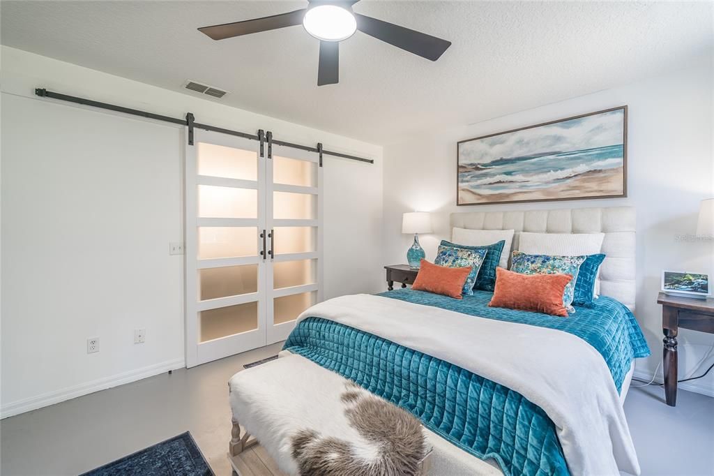 На продажу: $319,000 (2 спален, 2 ванн, 1434 Квадратных фут)