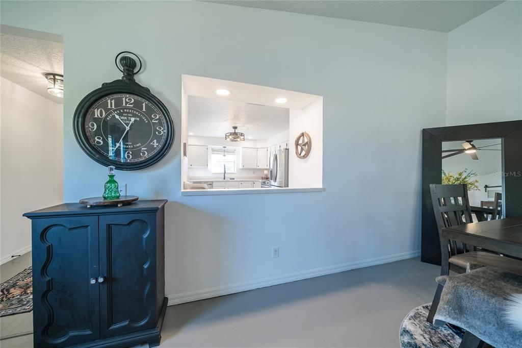 На продажу: $319,000 (2 спален, 2 ванн, 1434 Квадратных фут)