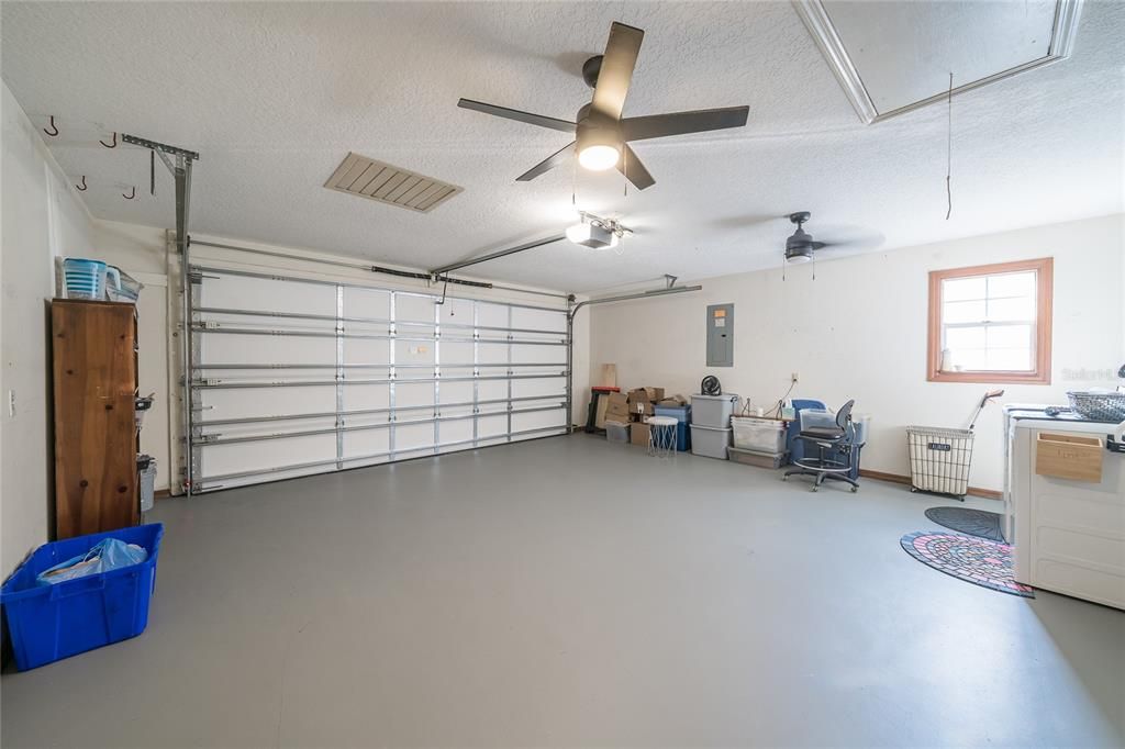 На продажу: $319,000 (2 спален, 2 ванн, 1434 Квадратных фут)