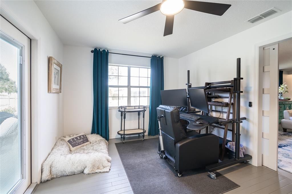 На продажу: $319,000 (2 спален, 2 ванн, 1434 Квадратных фут)