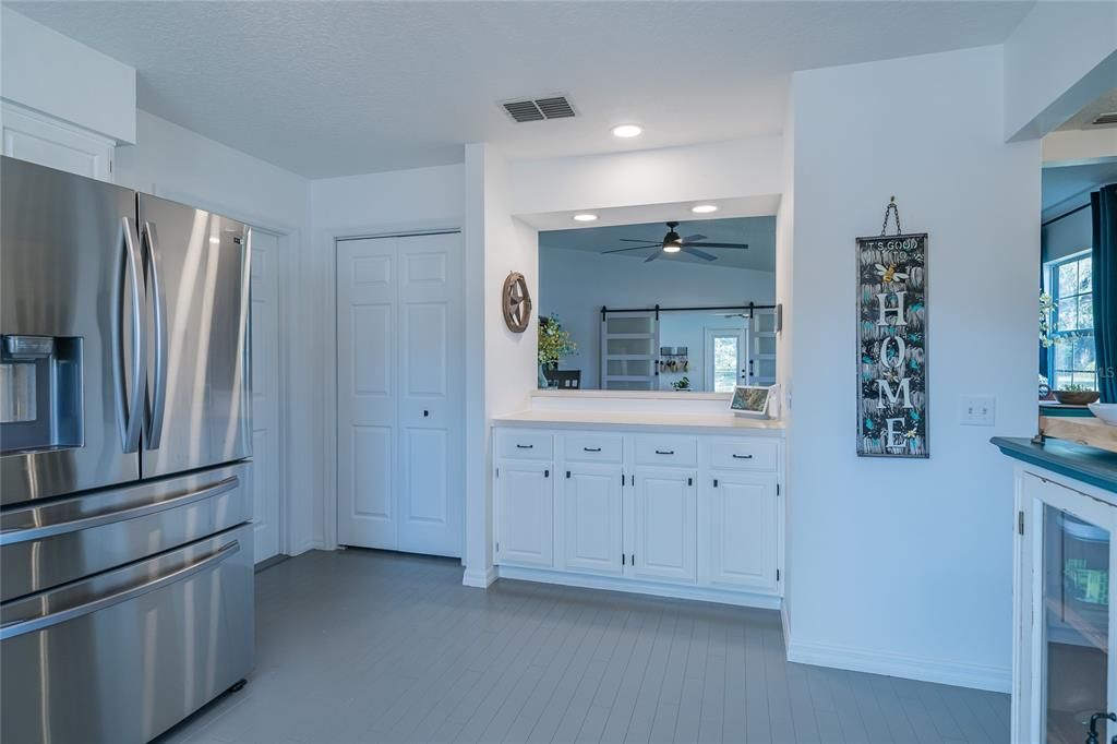 На продажу: $319,000 (2 спален, 2 ванн, 1434 Квадратных фут)