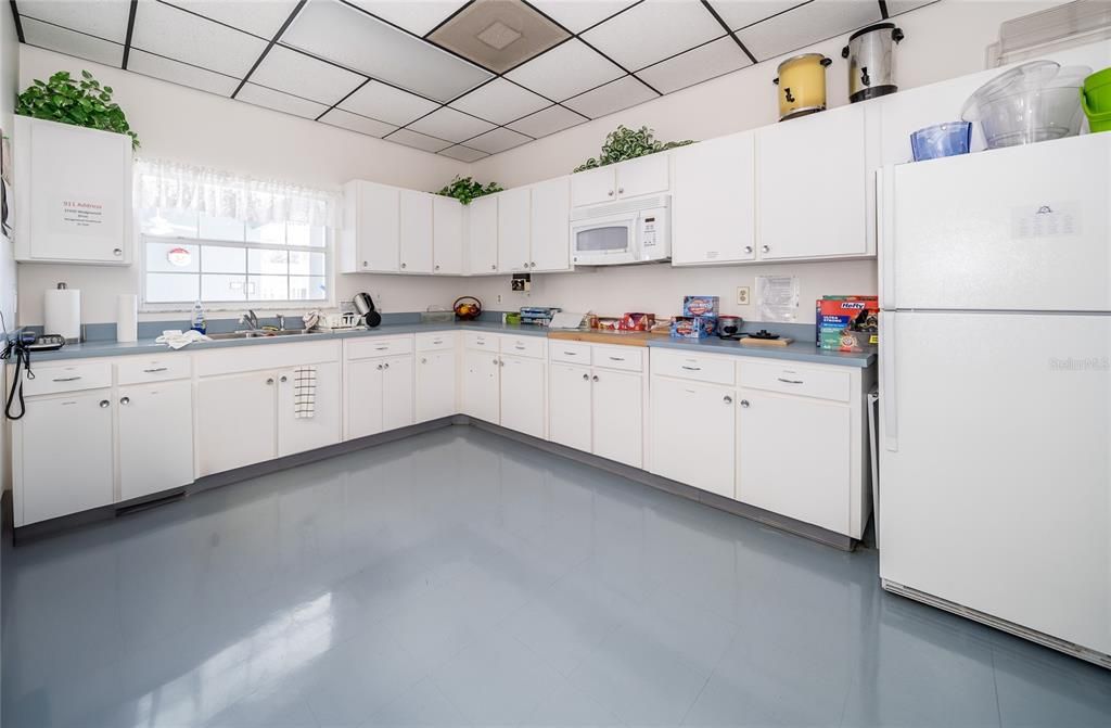 На продажу: $319,000 (2 спален, 2 ванн, 1434 Квадратных фут)