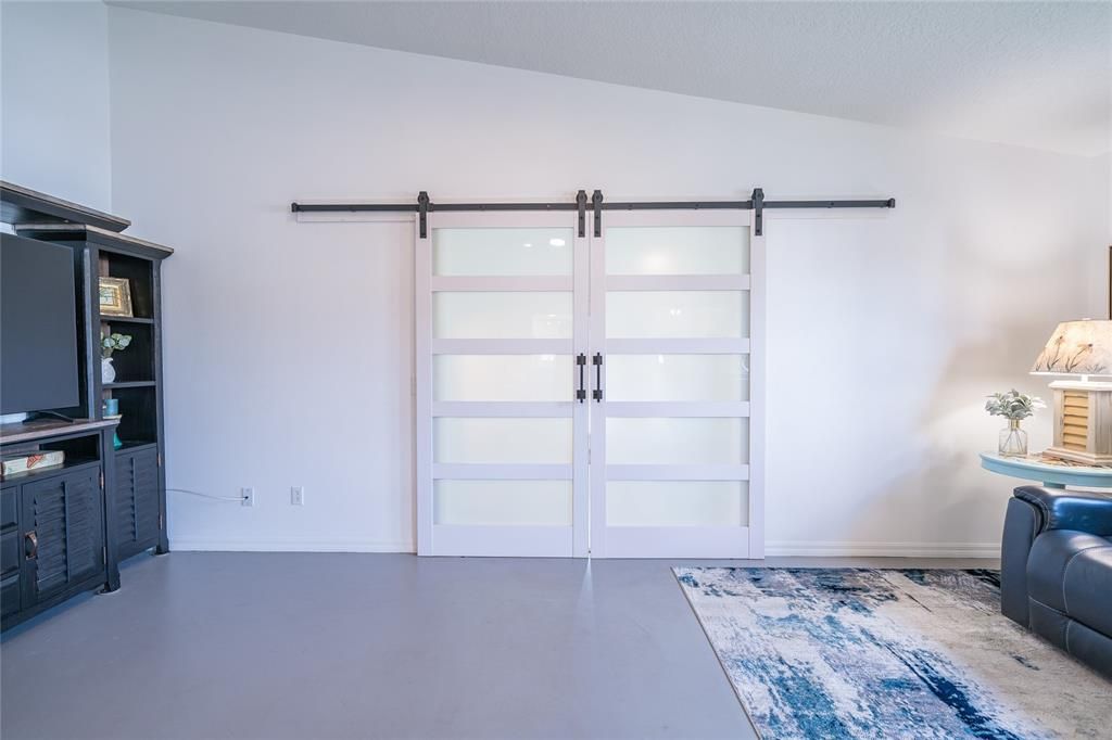 На продажу: $319,000 (2 спален, 2 ванн, 1434 Квадратных фут)