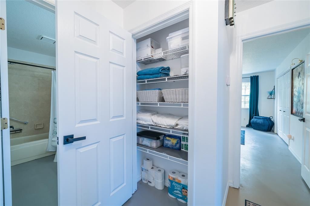 На продажу: $319,000 (2 спален, 2 ванн, 1434 Квадратных фут)