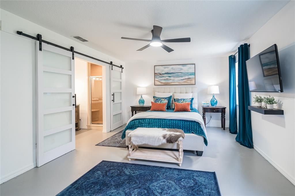 На продажу: $319,000 (2 спален, 2 ванн, 1434 Квадратных фут)