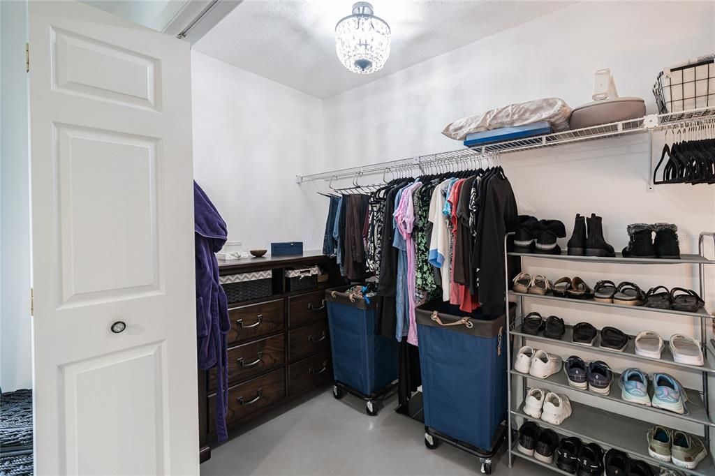 На продажу: $319,000 (2 спален, 2 ванн, 1434 Квадратных фут)