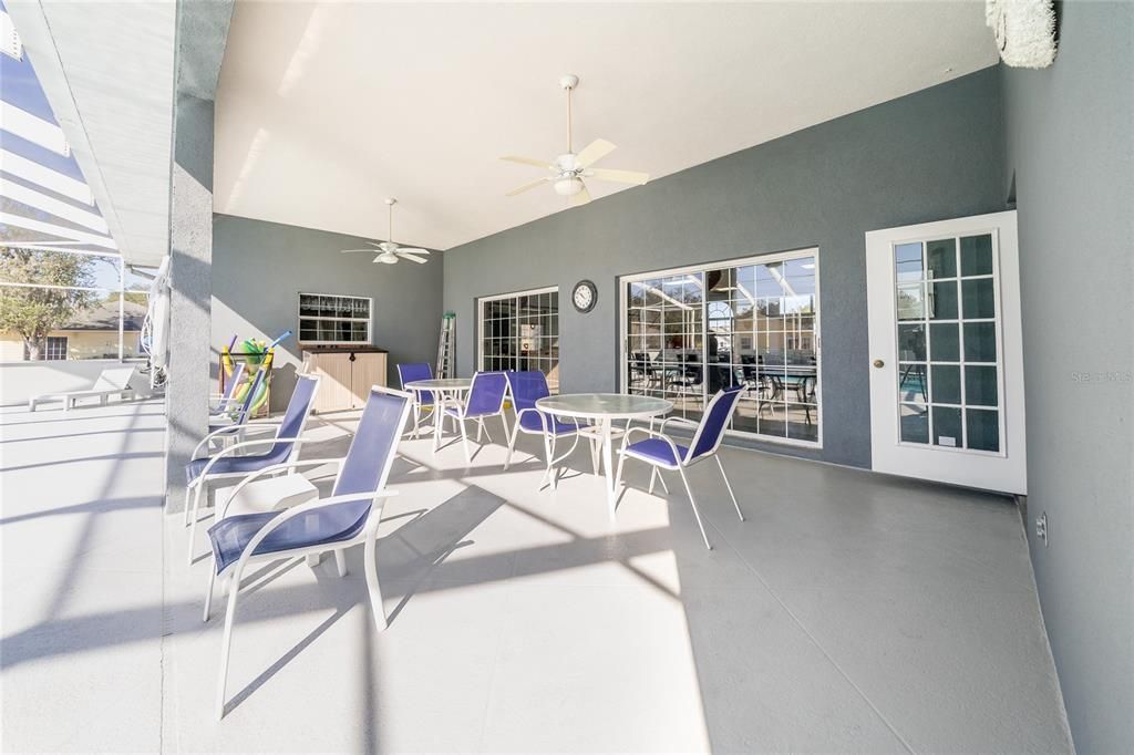 На продажу: $319,000 (2 спален, 2 ванн, 1434 Квадратных фут)