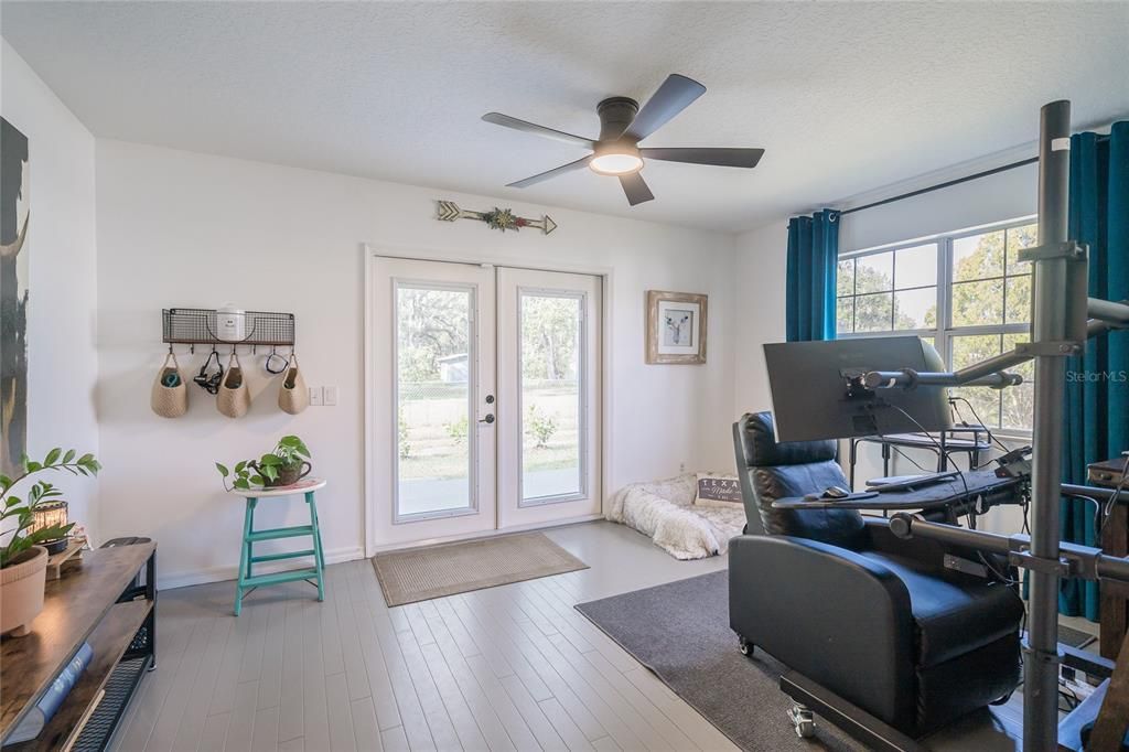 На продажу: $319,000 (2 спален, 2 ванн, 1434 Квадратных фут)