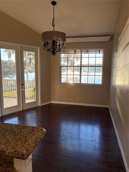 出租: $4,875 (5 贝兹, 4 浴室, 3067 平方英尺)