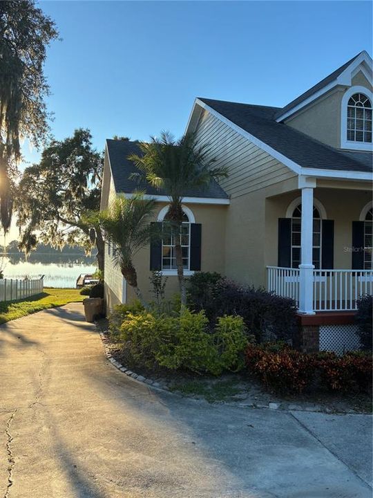 出租: $4,875 (5 贝兹, 4 浴室, 3067 平方英尺)