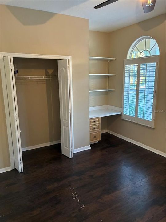 出租: $4,875 (5 贝兹, 4 浴室, 3067 平方英尺)